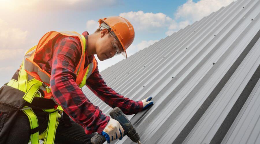 Expert Emergency Roof Repairs services in Martinsville, IL